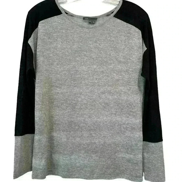 Vince Colorblock Long Sleeve Rayon Top in Gray and Black Size XS NWOT - Picture 5 of 8